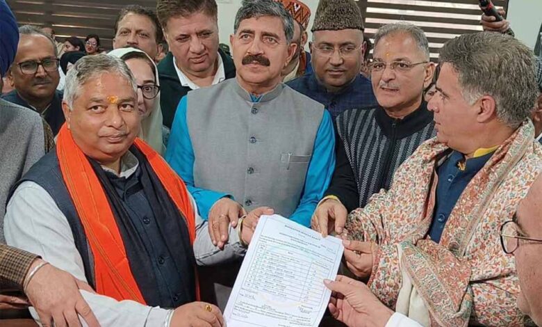 उमर अब्दुल्ला को राज्यसभा चुनाव में लगा बड़ा झटका, कौन हैं सतपाल शर्मा? जिसने तोड़े 4 MLA