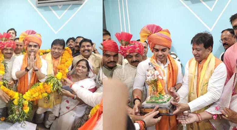 कार्तिकेयसिंह चौहान का विधायक कार्यालय पर विधायक गोपालसिंह इंजीनियर के नेतृत्व में किया भव्य स्वागत और सम्मान