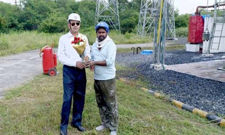 एम.पी. ट्रांसको के रियल हीरो बने आउटसोर्स कर्मी संजय यादव