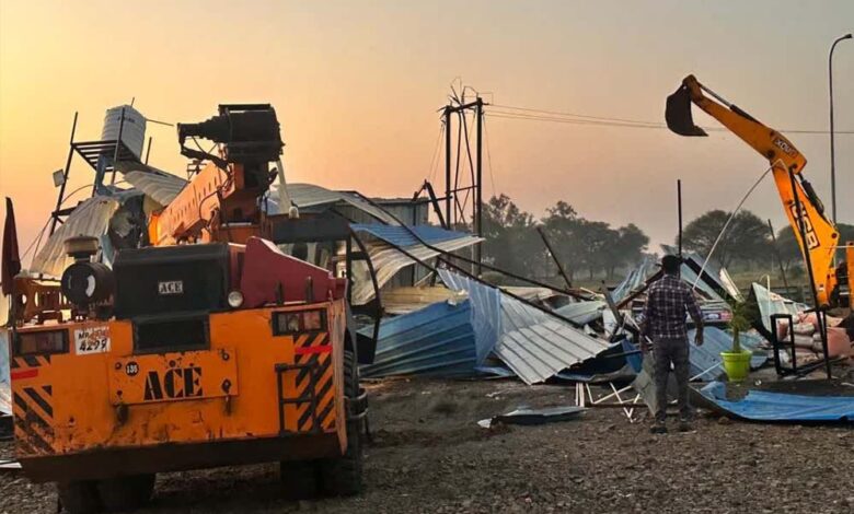 दिल्ली-मुंबई एक्सप्रेसवे के पास अवैध ढाबों पर चला हथौड़ा, अतिक्रमण ढहा – Khabar Jagat