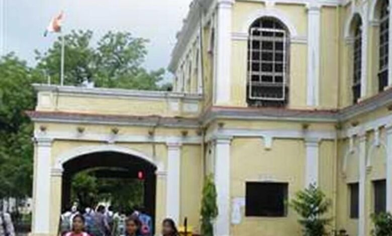 इंदौर में छात्रों ने फैलाई प्रिंसिपल के निधन की झूठी खबर – Khabar Jagat