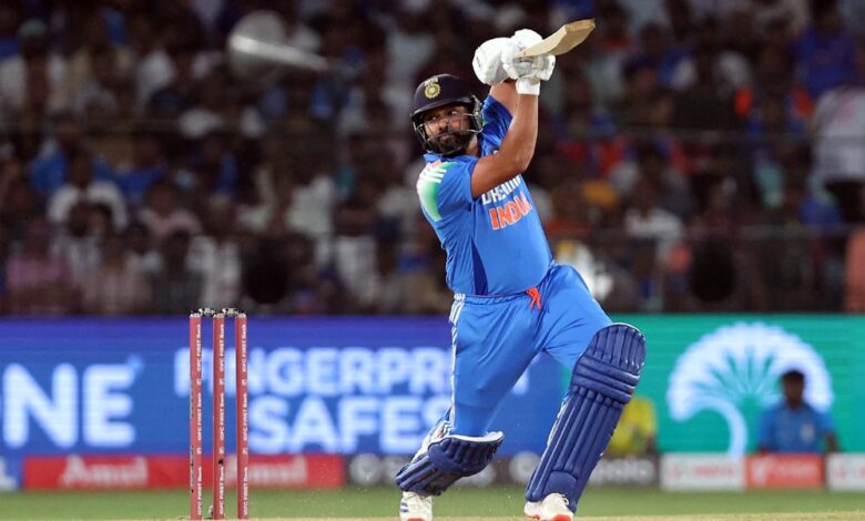 सिक्सर किंग बनने से 8 छक्के दूर रोहित! अफरीदी का वर्ल्ड रिकॉर्ड खतरे में