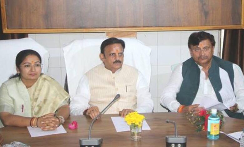 उप मुख्यमंत्री शुक्ल ने150 बेड के नवीन हास्पिटल का निर्माण अक्टूबर 2026 तक पूरा करने के निर्देश