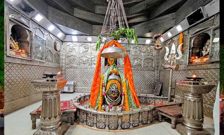 महाकाल मंदिर में प्रसाद की डिजिटल बिक्री शुरू, दीपावली से मिलेगा लड्डू कैशलेस पेमेंट पर