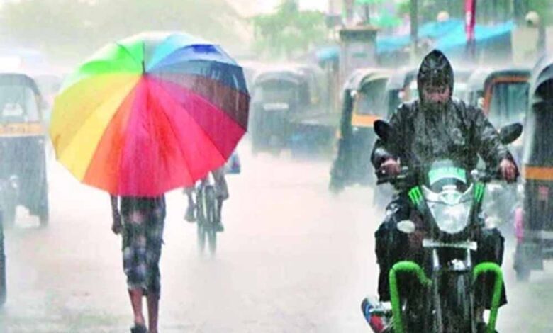 मुंबई शहर और महाराष्ट्र क्षेत्र के कुछ हिस्सों में तेज हवाओं के साथ बेमौसम हुई बारिश, अलर्ट जारी