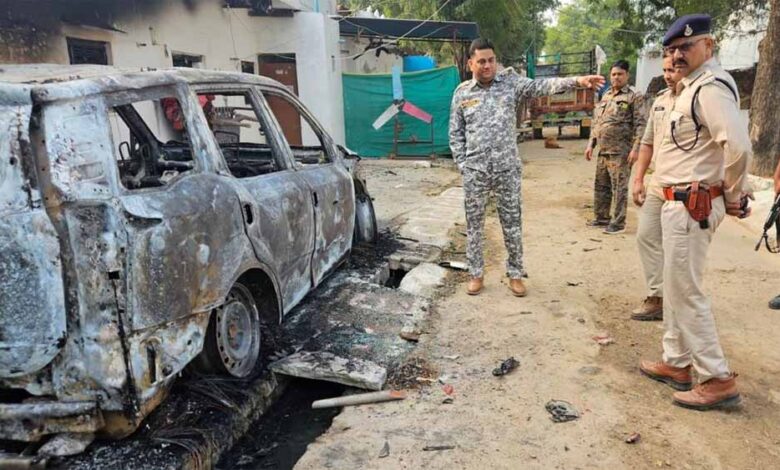 युवक की हत्या के बाद भड़के परिजन, आरोपी के घर पर हमला कर लगाई आग – Khabar Jagat