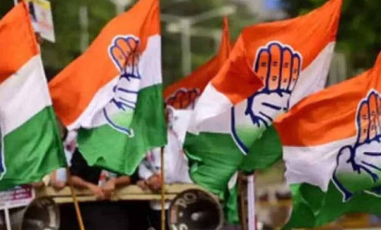 सरकारी मंच पर कुरान पाठ और कांग्रेस झंडा, भाजपा ने उठाए सवाल