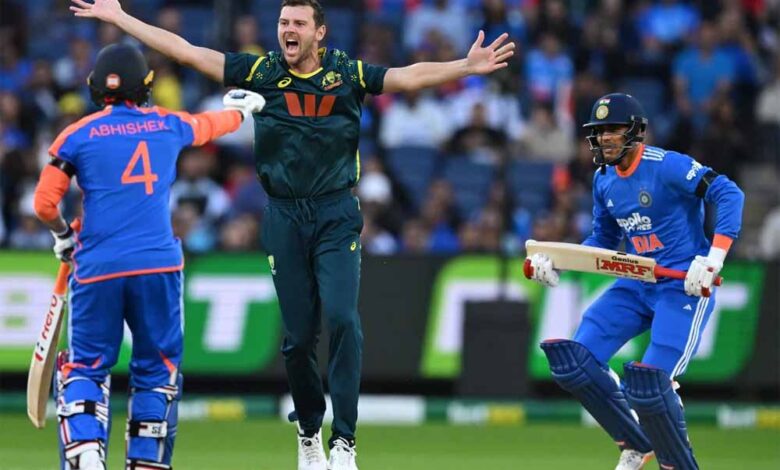 मेलबर्न टेस्ट में टीम इंडिया की हालत पतली! बल्लेबाजों के बाद गेंदबाज भी नाकाम, ऑस्ट्रेलिया ने बनाई बढ़त