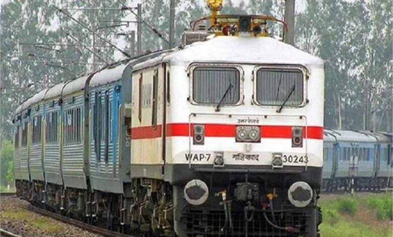यात्रियों ने IRCTC ई-कैटरिंग मील को दिया रिकॉर्ड तोहफ़ा, घर का खाना अब कम पसंद – Khabar Jagat