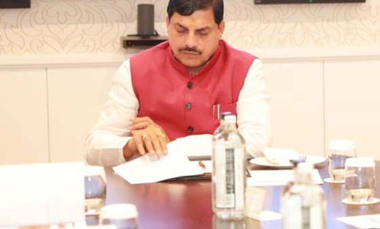 खांसी सिरप से बच्चों की मौत पर CM मोहन यादव का बड़ा एक्शन, डिप्टी ड्रग कंट्रोलर और इंस्पेक्टर सस्पेंड