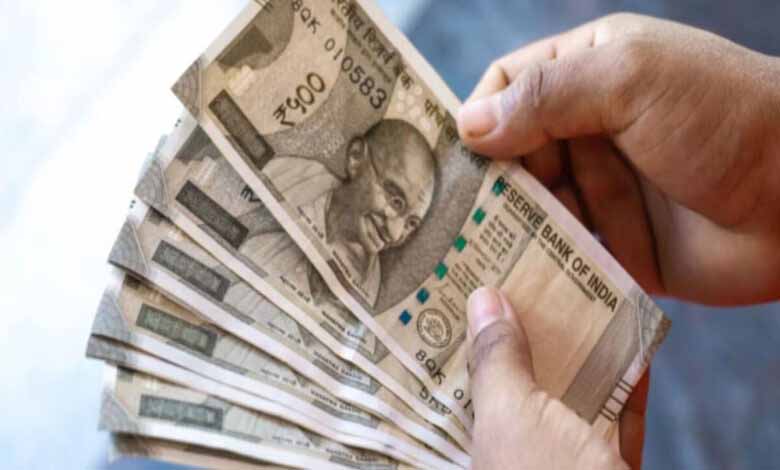 कड़ी मेहनत के बावजूद नहीं बनेगी अमीरी, अगर बोलते हैं पैसों पर ये 5 बातें!