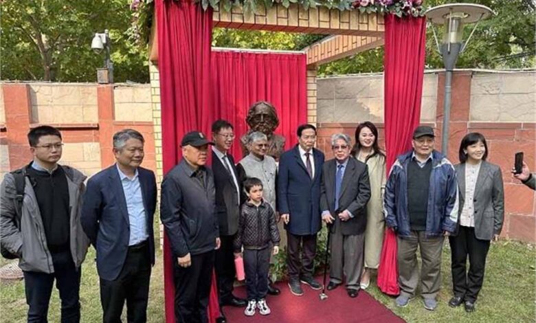 चीन में टैगोर की प्रतिमा का भव्य अनावरण, बीजिंग में गूंजा भारत का गौरव