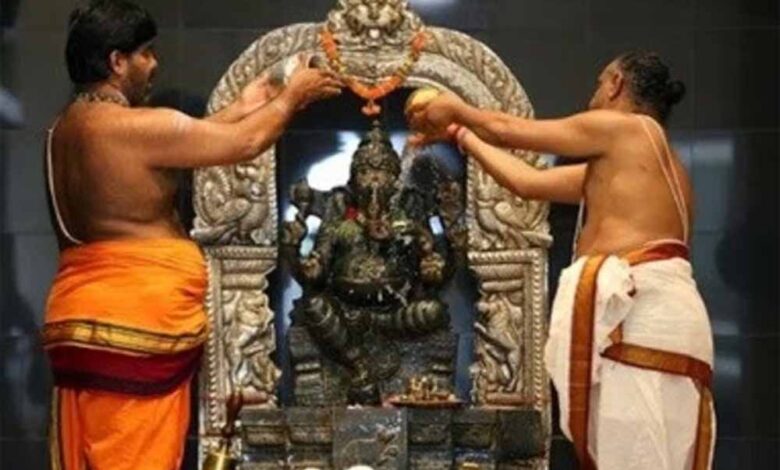 मंदिर का पुजारी किसी खास जाति या वंश तक सीमित नहीं हो सकता – Khabar Jagat