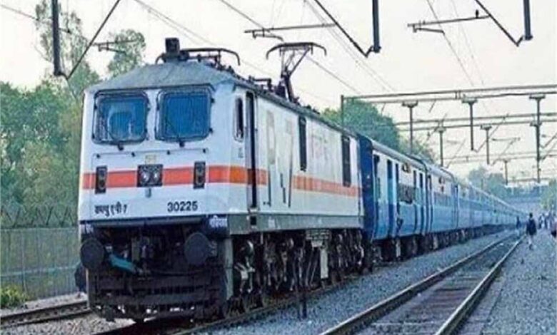 ट्रेन के टॉयलेट में सेंसर मशीन, सिर्फ 56 सेकंड में होगी सफाई! – Khabar Jagat