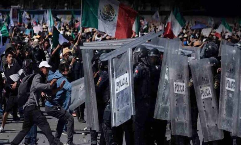 युवाओं और पुलिस के बीच झड़प – Khabar Jagat