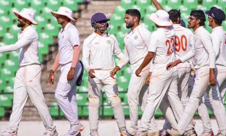 रणजी ट्रॉफी में जम्मू-कश्मीर का इतिहास रचाया, 65 साल में पहली बार दिल्ली को हराया