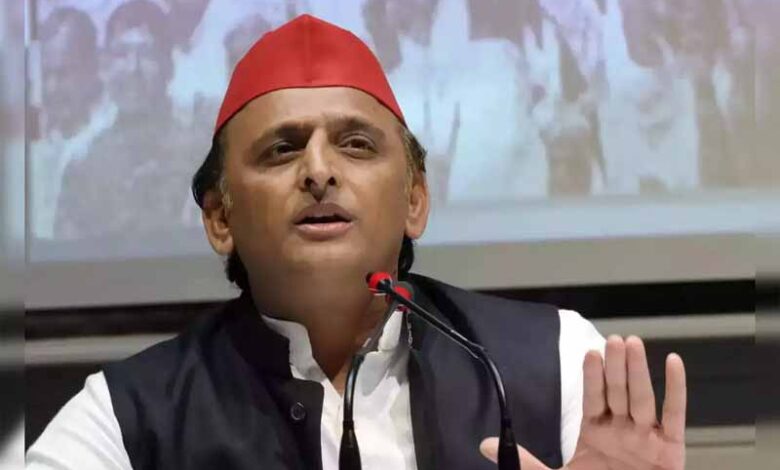 202 सीटों की भारी जीत, पर अखिलेश यादव को अभी भी पच नहीं रही NDA की जीत