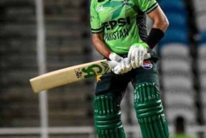 आउट होने के बाद गुस्साए बाबर आजम, स्टंप्स पर निकाली भड़ास; ICC ने ठोका जुर्माना