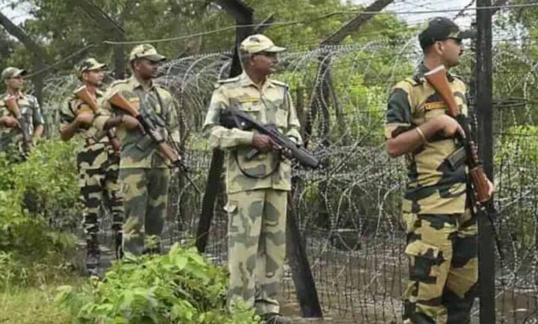 पशु तस्करों का बीएसएफ जवानों पर हमला, 5 घायल – Khabar Jagat