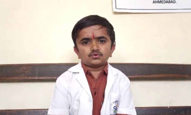 20 किलो के ‘डॉक्टर गणेश’ की अनोखी कहानी, 3 फीट कद के साथ SC तक लड़ी लड़ाई