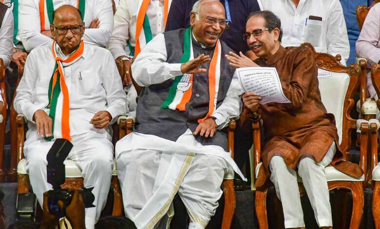 महाराष्ट्र में नया खेला! नंबर-1 और नंबर-2 दल NDA के साथ, MVA की मुश्किलें बढ़ीं