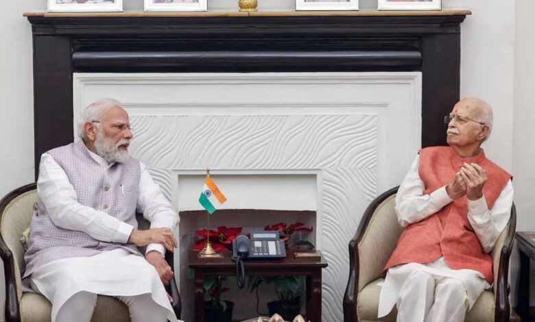 लालकृष्ण आडवाणी के 98वें जन्मदिन पर पहुंचे उनके आवास – Khabar Jagat