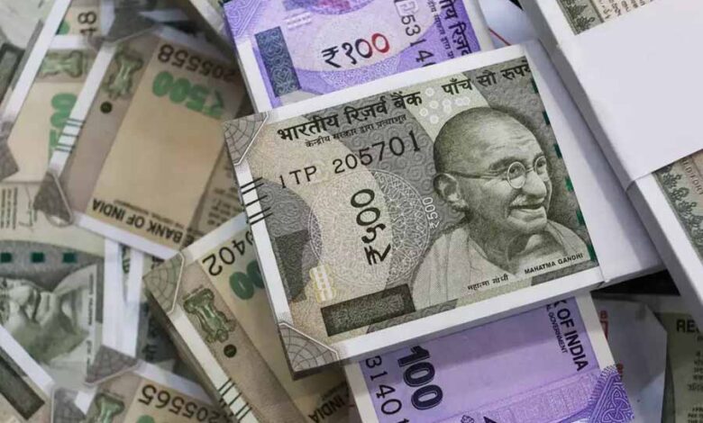 सरकारी कर्मचारियों की सैलरी में बंपर बढ़ोतरी! 2026 से 3 गुना तक हो सकता है वेतन
