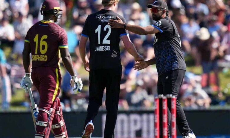 जैमीसन की तूफ़ानी गेंदबाज़ी से वेस्टइंडीज ढेर, न्यूजीलैंड ने सीरीज में बनाई बढ़त