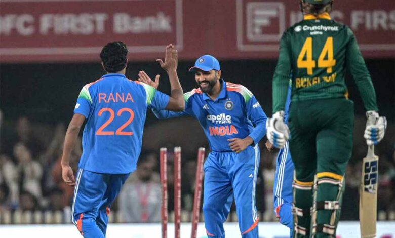 अफ्रीका ने पावरप्ले में गंवाए तीन विकेट, जॉर्जी-मैथ्यू ने पारी को संभाला