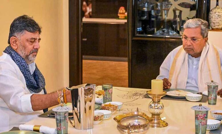 डीके शिवकुमार संग नाश्ते पर मिले सिद्धारमैया, बैठक में क्या पका? – Khabar Jagat