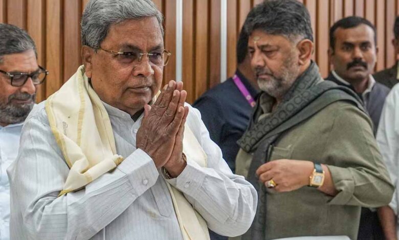 डीके शिवकुमार–सिद्धारमैया मनमुटाव फिर सतह पर, क्या कर्नाटक कांग्रेस में बढ़ेगी टूट की रफ्तार?