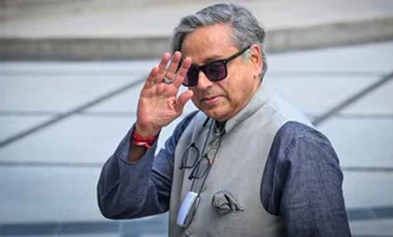 मैं भाजपा के साथ नहीं… राहुल-खरगे से मुलाकात के बाद शशि थरूर ने तोड़ी चुप्पी, दिया बड़ा संदेश