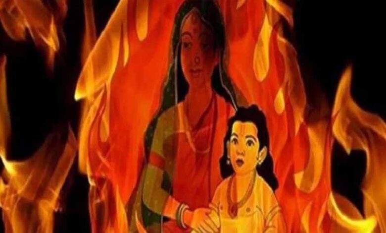 होलिका को मिला था ब्रह्मा जी से वरदान, फिर भी वो क्यों जल गई और कैसे बचे प्रहलाद?