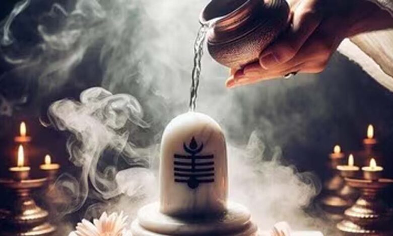 शिवलिंग पर जल अर्पित करते समय इन 6 गलतियों से बचें, पूजा का फल हो सकता है प्रभावित – Khabar Jagat