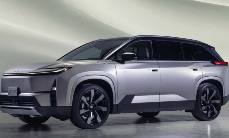 Toyota की पहली 3-रो इलेक्ट्रिक SUV लॉन्च, भारत में एंट्री की संभावना