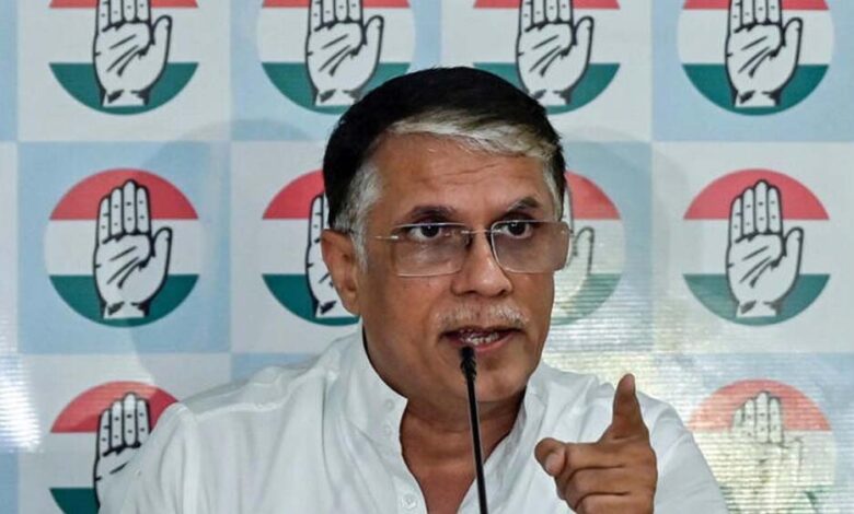 कांग्रेस ने PM मोदी के लिए बुक किया फ्लाइट टिकट, कहा- बस प्लेन में बैठिए, लोग इंतजार कर रहे