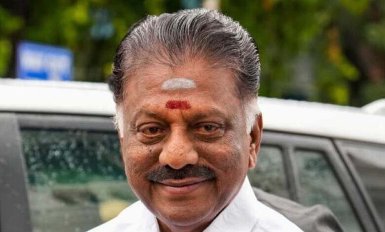 तमिलनाडु की राजनीति में बड़ा कदम, पूर्व CM पन्नीरसेल्वम ने थामा DMK का हाथ