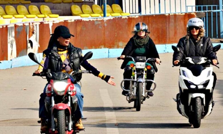 इरान में महिलाओं को मिली बाइक चलाने की आज़ादी, नया कानून लागू