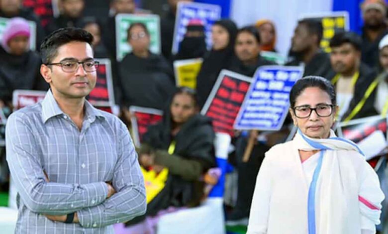 बंगाल SIR पर बिफरे अभिषेक बनर्जी, कविता के ज़रिए जताया विरोध—‘इतिहास माफ नहीं करेगा’