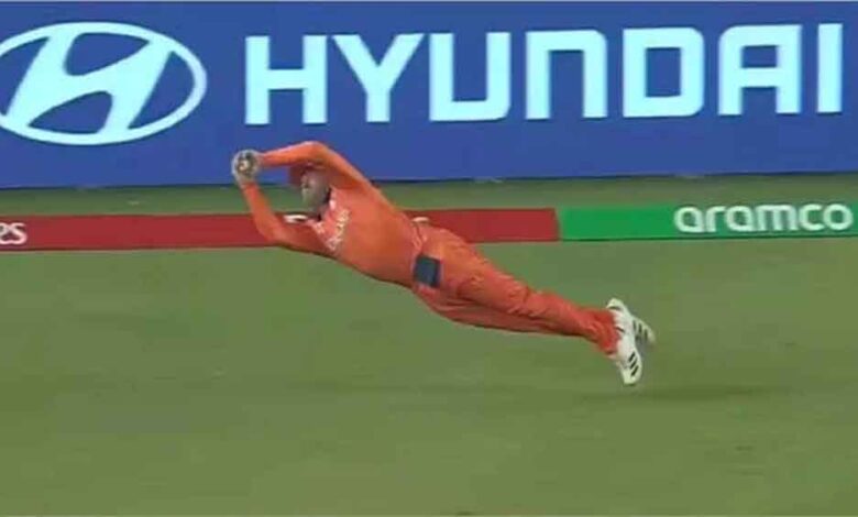 41 की उम्र में वैन डेर का कमाल, हवा में उड़कर पकड़ा टूर्नामेंट का सबसे शानदार कैच