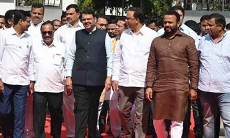 महाराष्ट्र में 4 सीटों पर घमासान, कई दावेदारों पर बीजेपी का देर रात तक मंथन