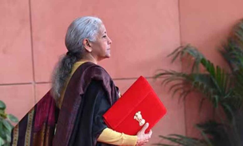 9 महीने में आधा बजट भी खर्च नहीं, बड़ी योजनाओं की रफ्तार पर सवाल