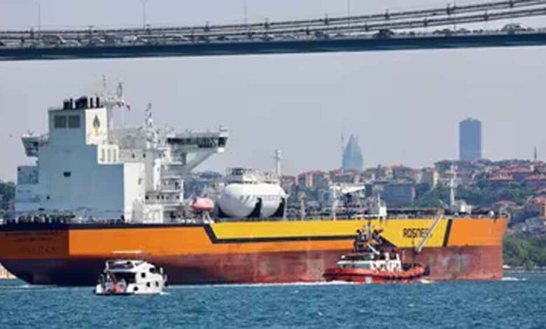 रूसी तेल पर ब्रेक नहीं! कंपनियों ने मांगी मोहलत, क्या भारत ढीला करेगा रुख?