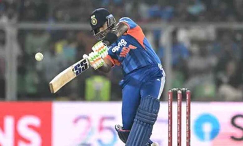 सूर्य का विस्फोट! 2025 के पूरे साल जितने रन, सिर्फ 5 मैचों में कर डाले पार