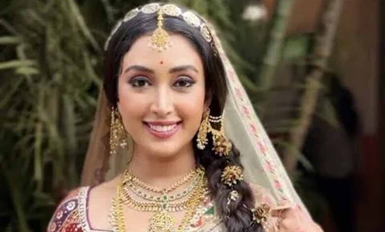 एण्डटीवी के शो ‘घरवाली पेड़वाली’ में ग्लैमरस देसी लुक्स से दर्शकों को आकर्षित कर रही हैं प्रियंवदा कांत