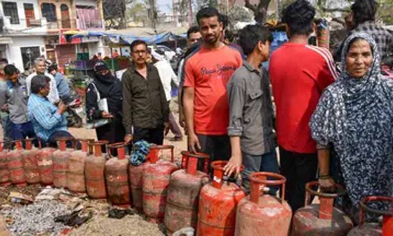 कहीं WFH लागू, कहीं स्कूल बंद, पड़ोसी देशों में हालात बिगड़े – Khabar Jagat