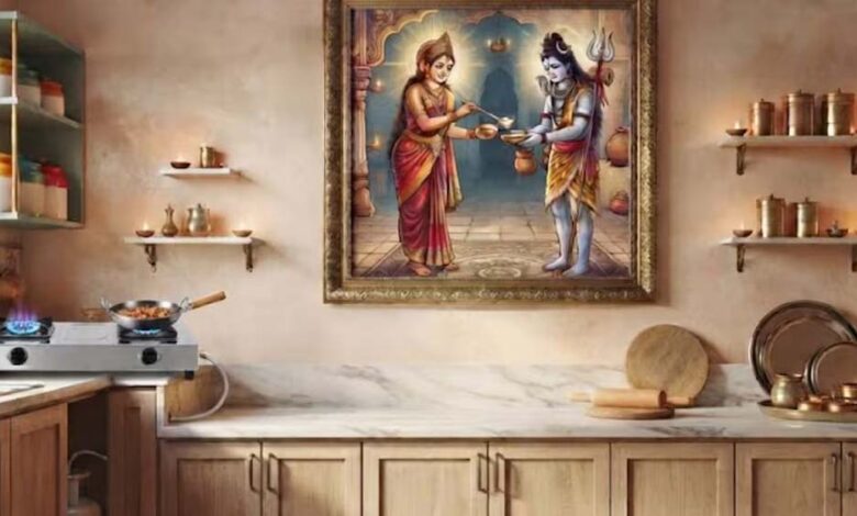 किचन में मां अन्नपूर्णा की तस्वीर लगाने से मिलते हैं ये लाभ